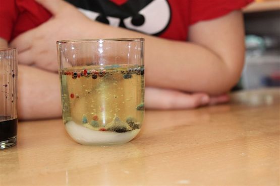 Grafika #31: Klub Odkrywcy - Wirujące kropelki