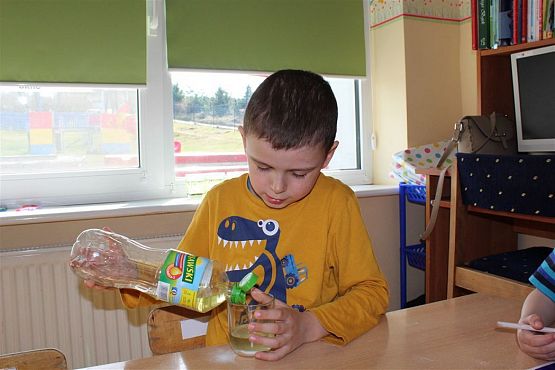 Grafika #35: Klub Odkrywcy - Wirujące kropelki