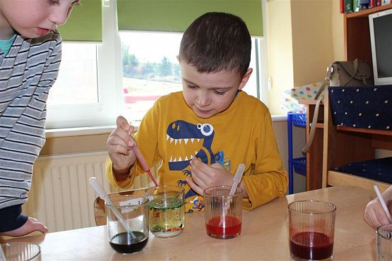 Grafika #37: Klub Odkrywcy - Wirujące kropelki