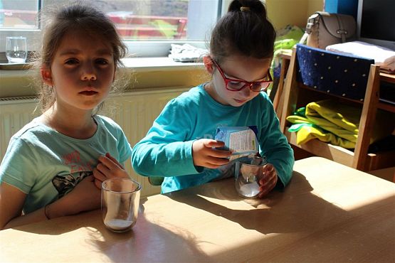 Grafika #38: Klub Odkrywcy - Wirujące kropelki