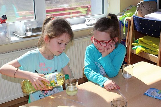 Grafika #40: Klub Odkrywcy - Wirujące kropelki