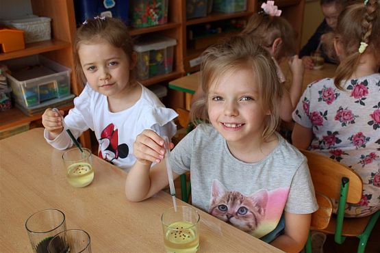 Grafika #48: Klub Odkrywcy - Wirujące kropelki