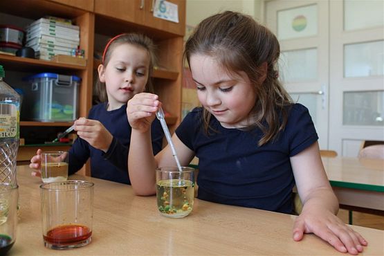 Grafika #50: Klub Odkrywcy - Wirujące kropelki