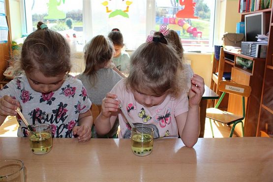 Grafika #51: Klub Odkrywcy - Wirujące kropelki