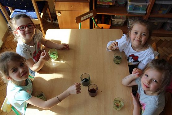 Grafika #55: Klub Odkrywcy - Wirujące kropelki