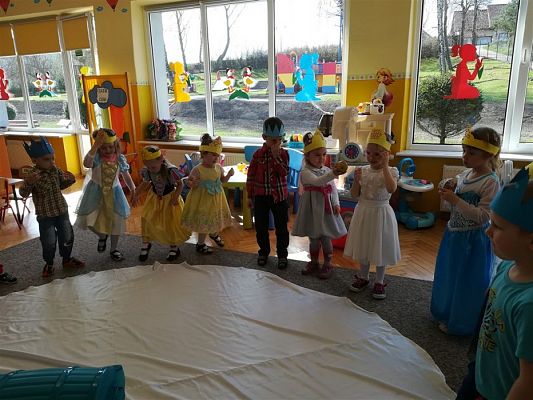 Grafika #98: 18.04.2018 Dzień Postaci z Bajek w naszym przedszkolu