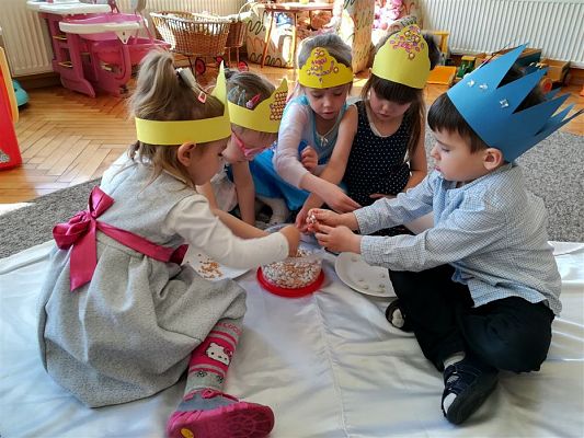 Grafika #112: 18.04.2018 Dzień Postaci z Bajek w naszym przedszkolu