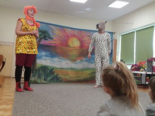 Grafika #3: 17.04.2018 Przedstawienie teatralne pt."Pipi Wędrowniczka"