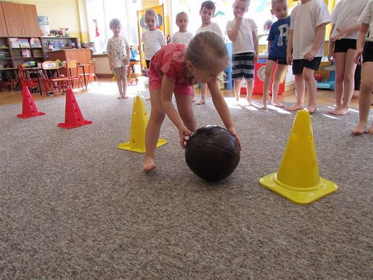 Grafika #10: 06.04.2018 Maluszki świętują "Światowy Dzień Zdrowia" na sportowo!