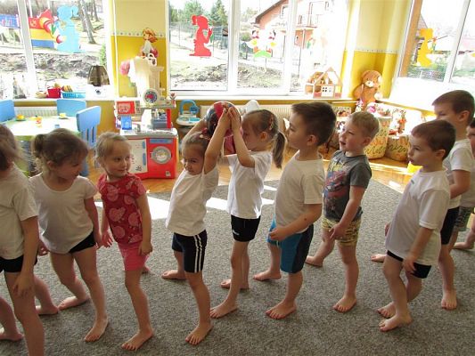 Grafika #12: 06.04.2018 Maluszki świętują "Światowy Dzień Zdrowia" na sportowo!