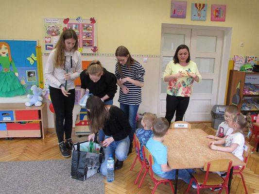 Grafika #1: 14.03.2018 Mali badacze-doświadczenia matematyczne w gr.I