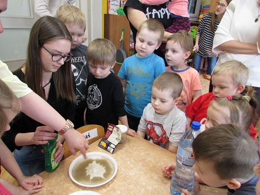 Grafika #5: 14.03.2018 Mali badacze-doświadczenia matematyczne w gr.I