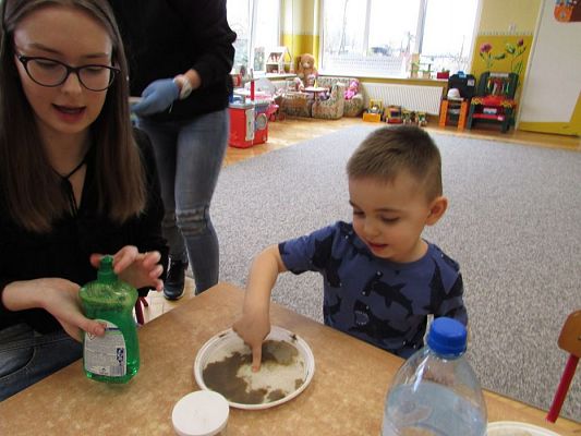 Grafika #31: 14.03.2018 Mali badacze-doświadczenia matematyczne w gr.I