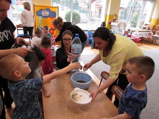 Grafika #35: 14.03.2018 Mali badacze-doświadczenia matematyczne w gr.I