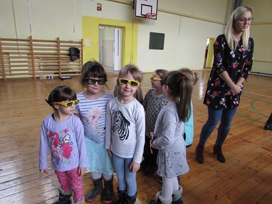 Grafika #2: 12.03.2018 Kino 3D - film "Żółwik Sami"