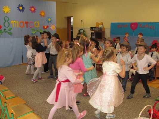 Grafika #42: 08.03.2018 Dzień Kobiet