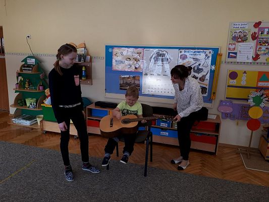 Grafika #6: 06.03.2018 Chciałbym być muzykiem.