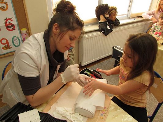 Grafika #9: 06.03.2018 Nasz salon piękności