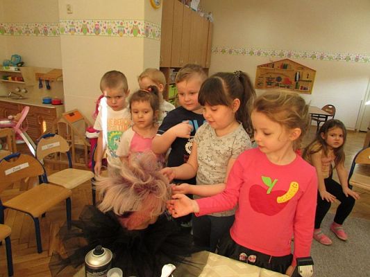 Grafika #12: 06.03.2018 Nasz salon piękności