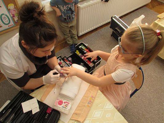 Grafika #15: 06.03.2018 Nasz salon piękności