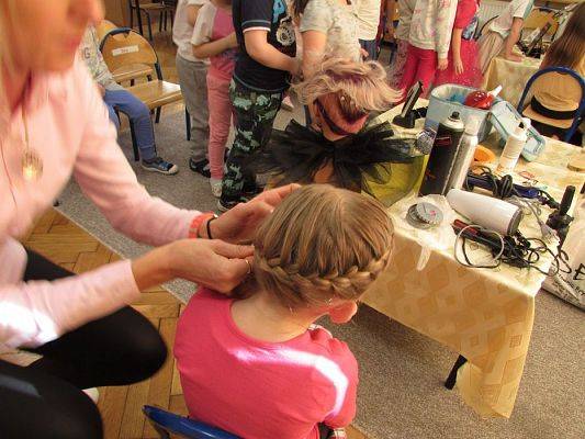 Grafika #18: 06.03.2018 Nasz salon piękności