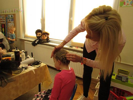 Grafika #19: 06.03.2018 Nasz salon piękności