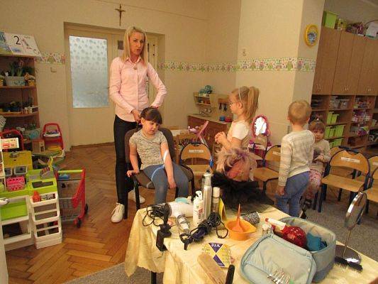 Grafika #27: 06.03.2018 Nasz salon piękności