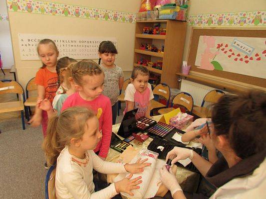 Grafika #29: 06.03.2018 Nasz salon piękności