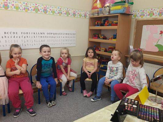 Grafika #49: 06.03.2018 Nasz salon piękności