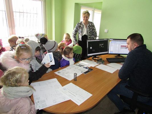 Grafika #50: 05.03.2018 Wycieczka do Zakładów Metalowych w Charbrowie