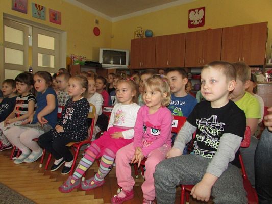 Grafika #2: 02.03.2018 Przedstawienie teatralne pt."Jasiu w krainie bajek"