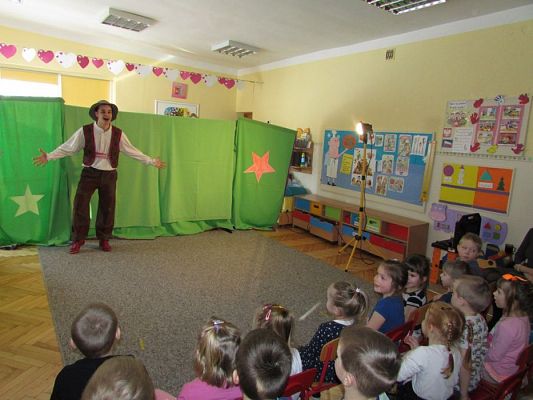 Grafika #3: 02.03.2018 Przedstawienie teatralne pt."Jasiu w krainie bajek"