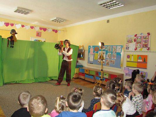 Grafika #9: 02.03.2018 Przedstawienie teatralne pt."Jasiu w krainie bajek"