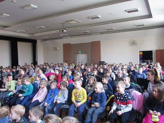 Grafika #4: 22.02.2018 Przedstawienie pt." Jak Pstryk i Bzik zostali oświeceni"