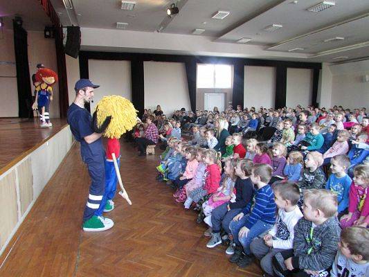 Grafika #5: 22.02.2018 Przedstawienie pt." Jak Pstryk i Bzik zostali oświeceni"