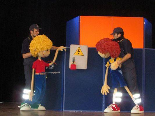 Grafika #10: 22.02.2018 Przedstawienie pt." Jak Pstryk i Bzik zostali oświeceni"