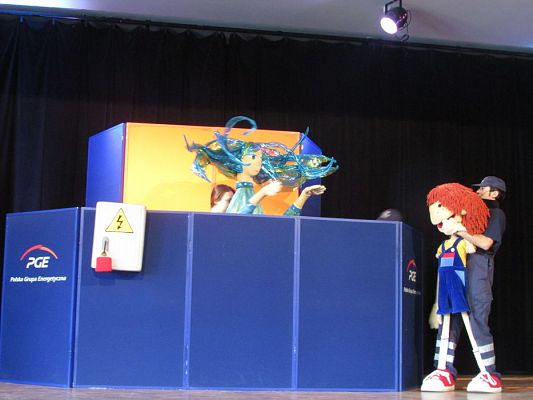 Grafika #12: 22.02.2018 Przedstawienie pt." Jak Pstryk i Bzik zostali oświeceni"