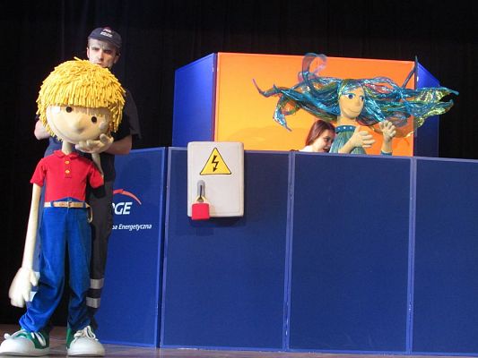 Grafika #14: 22.02.2018 Przedstawienie pt." Jak Pstryk i Bzik zostali oświeceni"