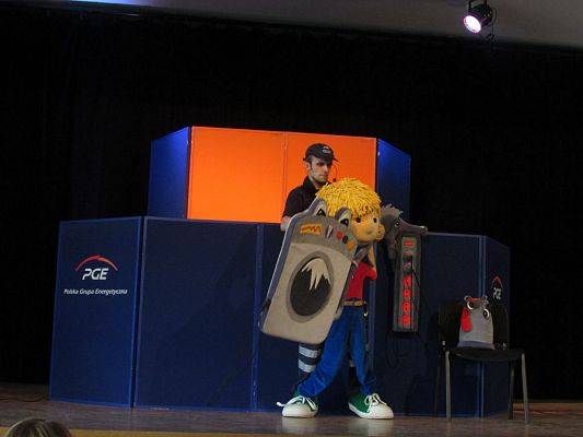 Grafika #17: 22.02.2018 Przedstawienie pt." Jak Pstryk i Bzik zostali oświeceni"