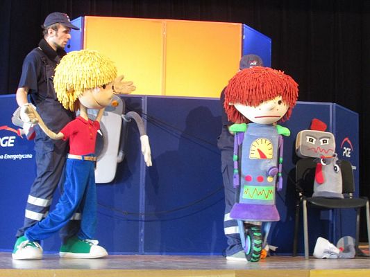 Grafika #22: 22.02.2018 Przedstawienie pt." Jak Pstryk i Bzik zostali oświeceni"