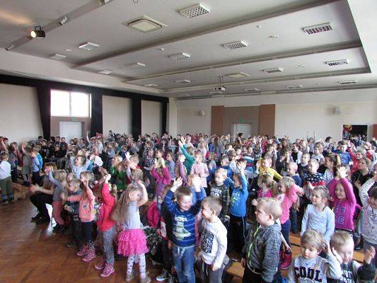 Grafika #25: 22.02.2018 Przedstawienie pt." Jak Pstryk i Bzik zostali oświeceni"