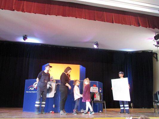 Grafika #27: 22.02.2018 Przedstawienie pt." Jak Pstryk i Bzik zostali oświeceni"