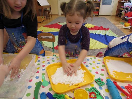 Grafika #7: 02.02.2018 Zabawa sensoryczna cieczą nienewtonowską