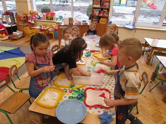 Grafika #18: 02.02.2018 Zabawa sensoryczna cieczą nienewtonowską