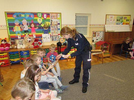 Grafika #27: 23.01.2018 Spotkanie z policjantką nt."Bezpieczne ferie"