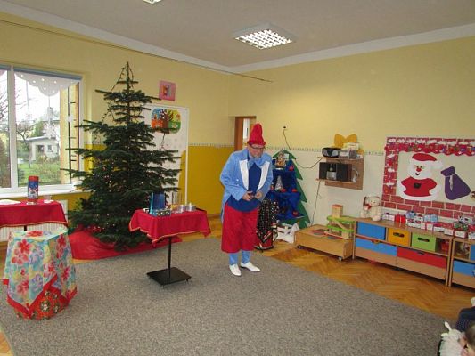 Grafika #1: 05.12.2017 "Zaczarowany Mikołaj" - występ iluzjonisty
