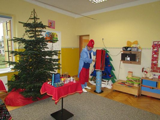 Grafika #4: 05.12.2017 "Zaczarowany Mikołaj" - występ iluzjonisty