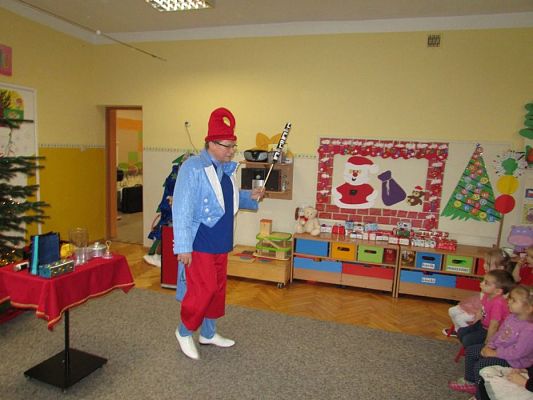 Grafika #7: 05.12.2017 "Zaczarowany Mikołaj" - występ iluzjonisty
