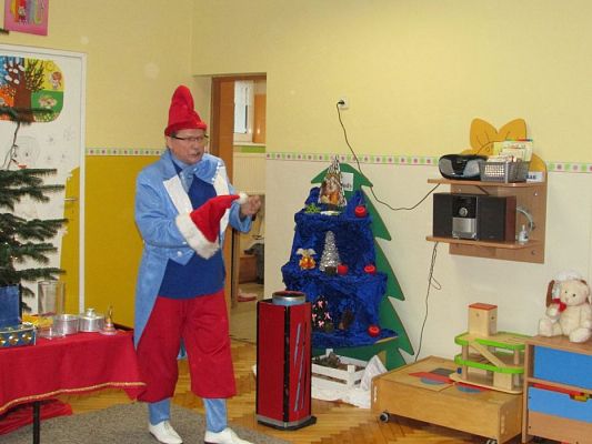 Grafika #19: 05.12.2017 "Zaczarowany Mikołaj" - występ iluzjonisty