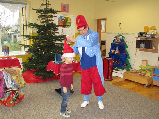 Grafika #20: 05.12.2017 "Zaczarowany Mikołaj" - występ iluzjonisty